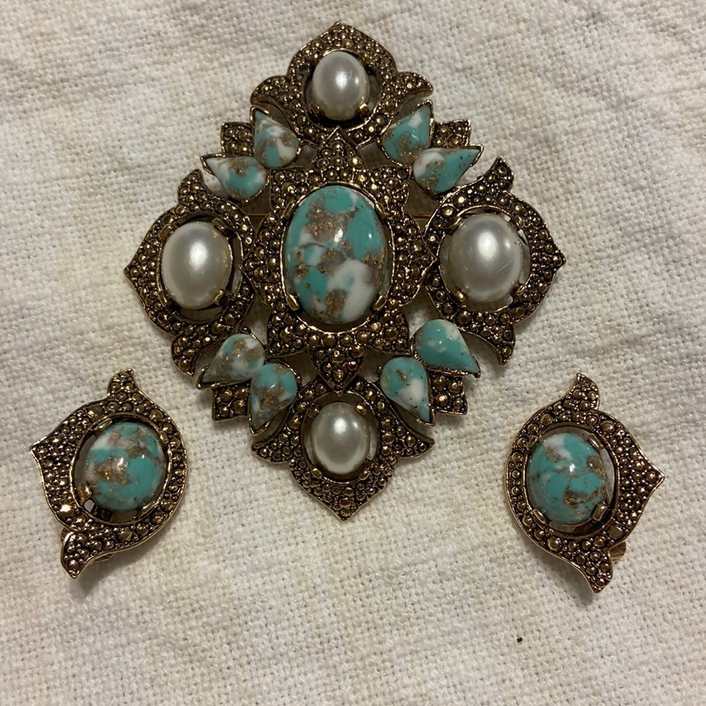 Vintage Sarah Covington Brooch Pendant and clip Earrings Set